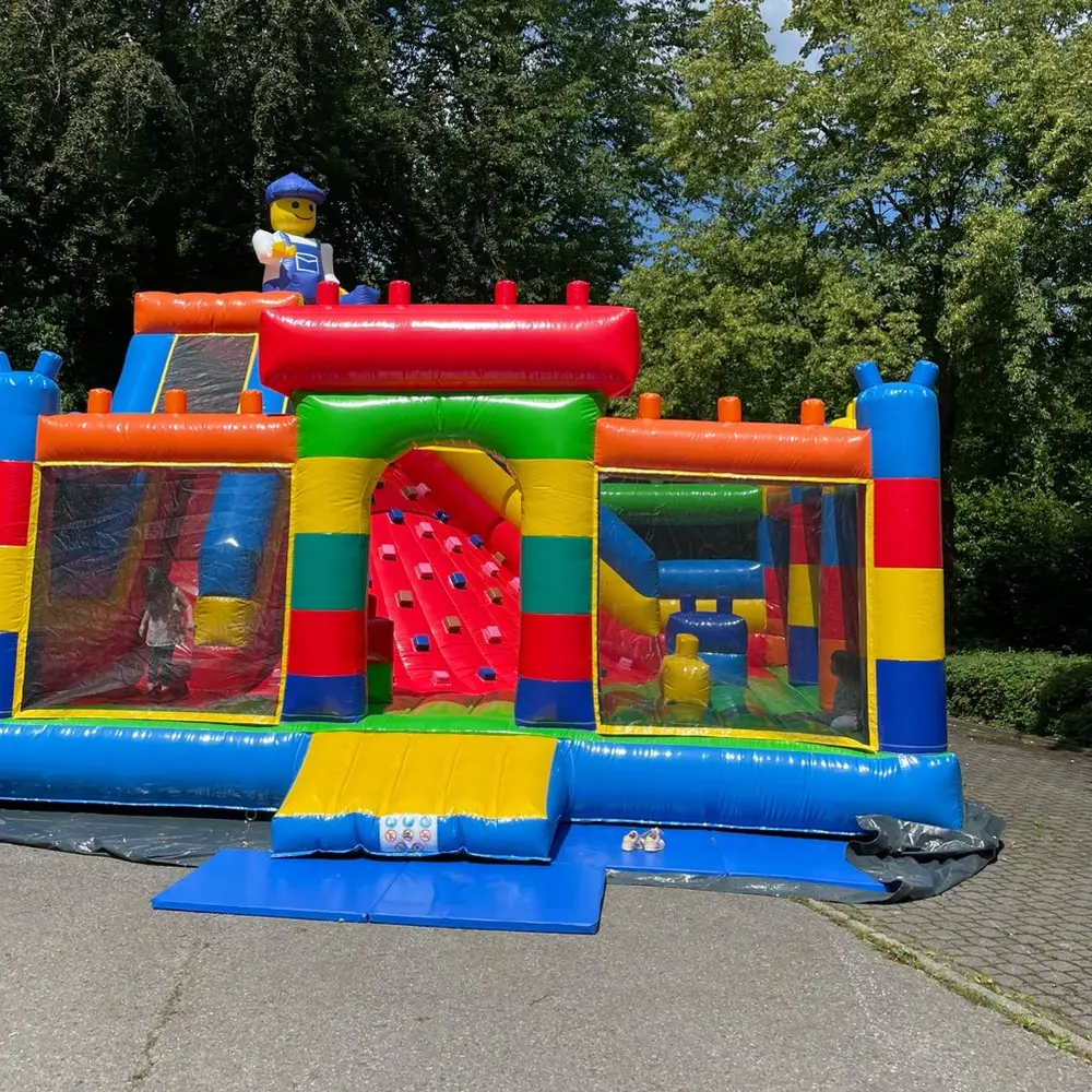 Funland Kletterwand und Rutschen